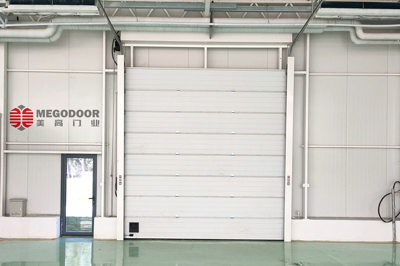 滁州机械制造自动化车间工业提升门插图