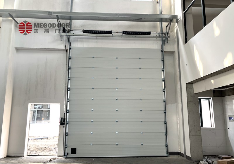 滁州电子厂房电动提升门插图2
