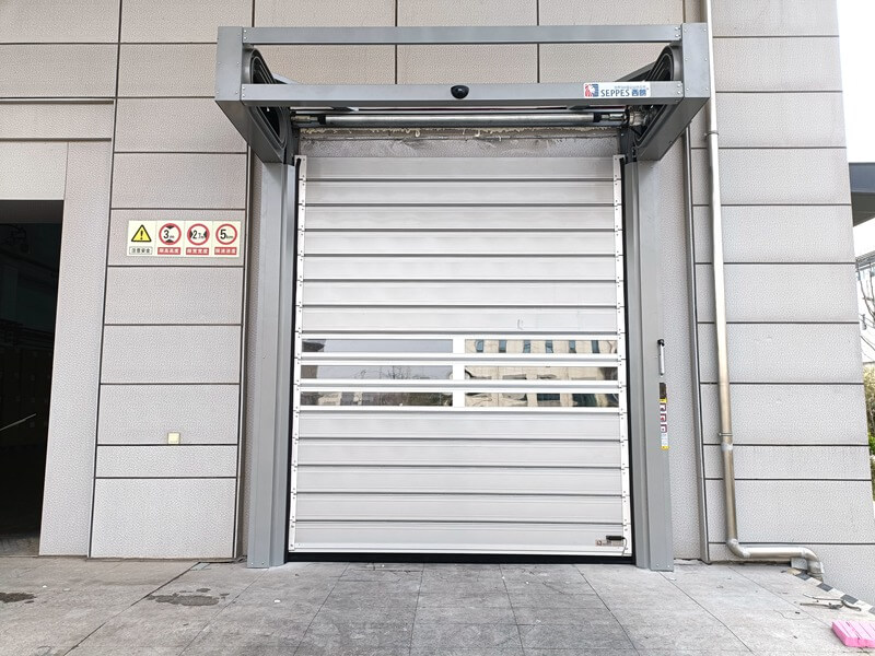 滁州涂装厂硬质快速卷帘门:高效、安全与美观的完美结合插图 滁州涂装厂硬质快速卷帘门:高效、安全与美观的完美结合插图