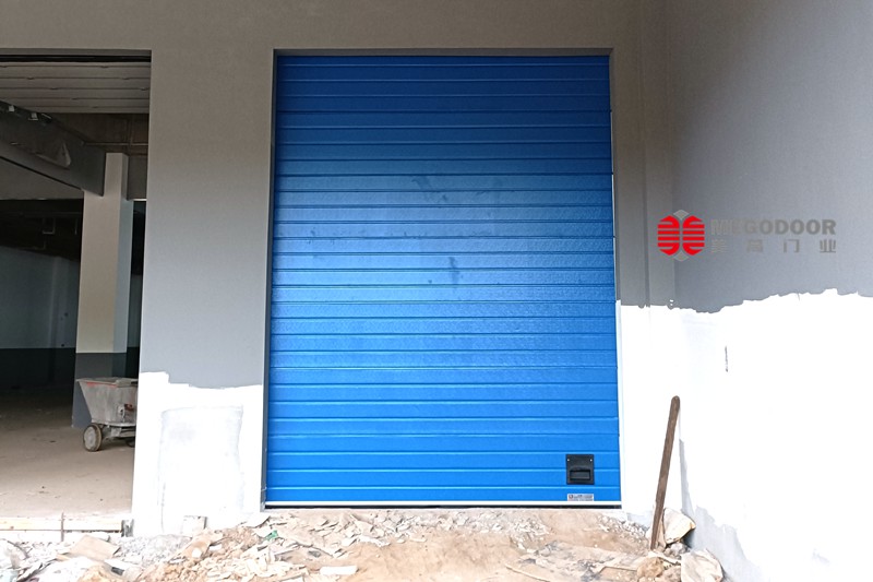 滁州工业厂房专用分段式电动提升门缩略图