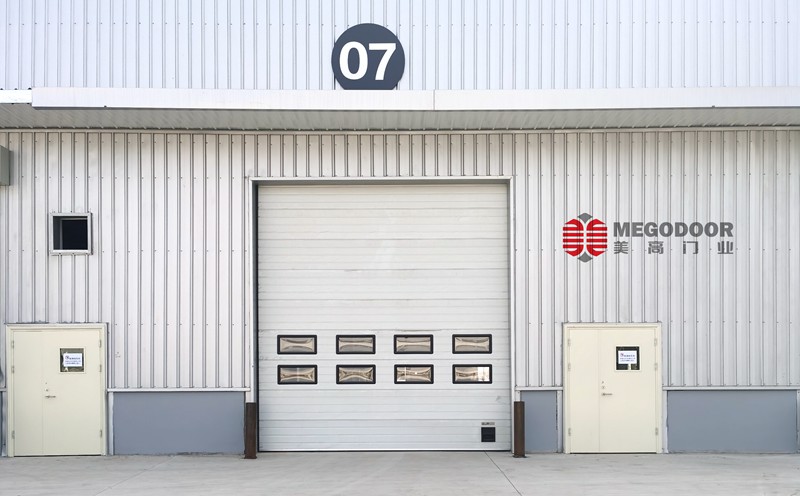 滁州大型抗强风工业提升门：卓越性能与安全保障的完美融合缩略图