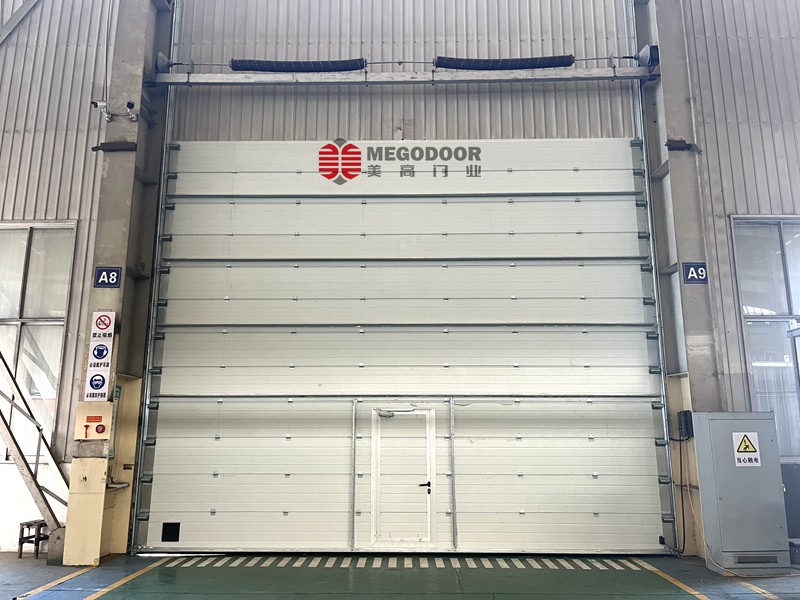 滁州大型抗强风工业提升门：卓越性能与安全保障的完美融合插图1