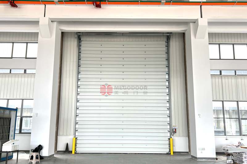 滁州电子厂专用电动工业提升门解决方案缩略图