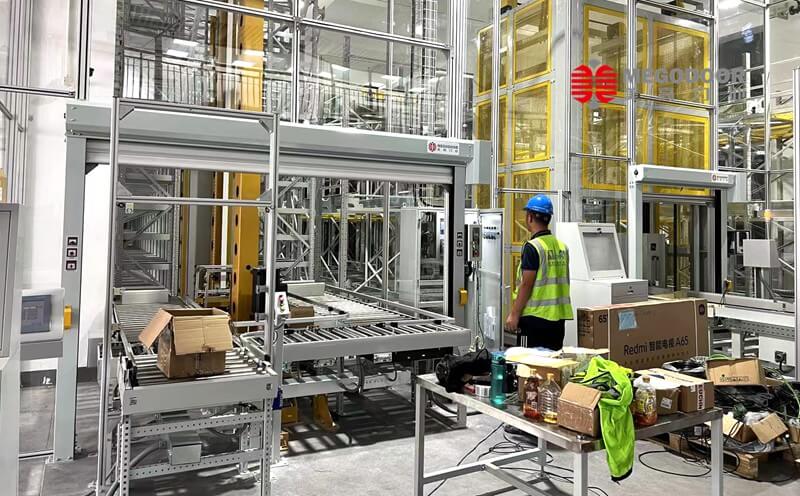 滁州防坠落卷帘门厂家——美高门业PVC卷帘门用于货梯口安全保护插图1