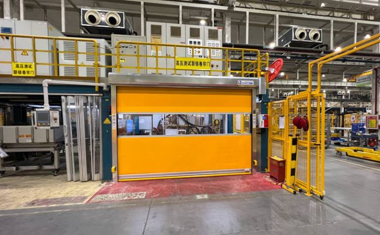 滁州防坠落卷帘门厂家——美高门业PVC卷帘门用于货梯口安全保护缩略图 滁州防坠落卷帘门厂家——美高门业PVC卷帘门用于货梯口安全保护缩略图